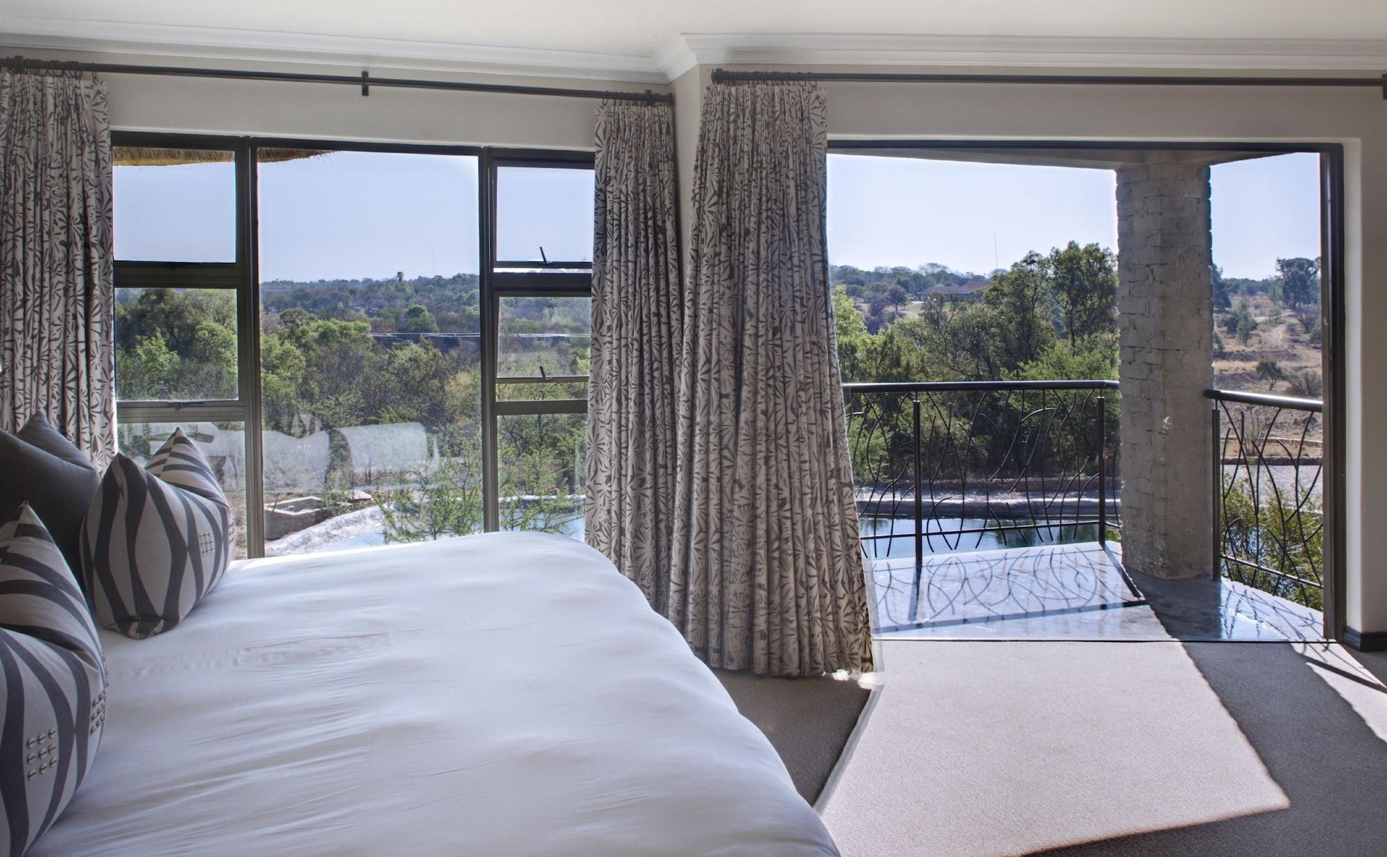 Hotel The Blades Pretoria-Noord Esterno foto