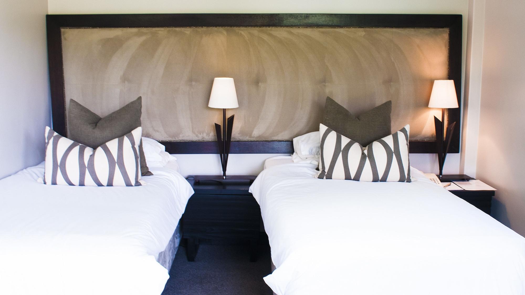 Hotel The Blades Pretoria-Noord Esterno foto