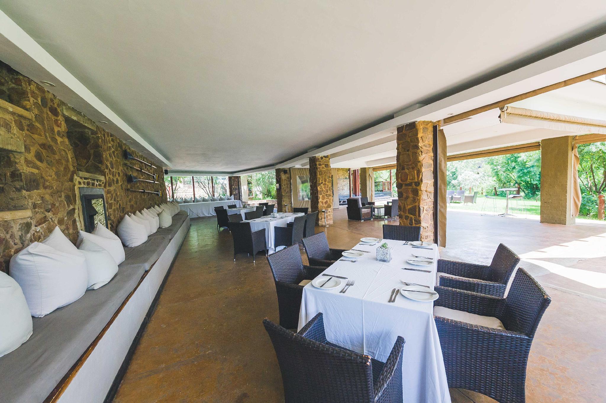 Hotel The Blades Pretoria-Noord Esterno foto
